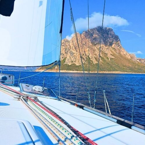 Vacanze barca vela Maggio Isole Egadi Sail Sea Cucumber